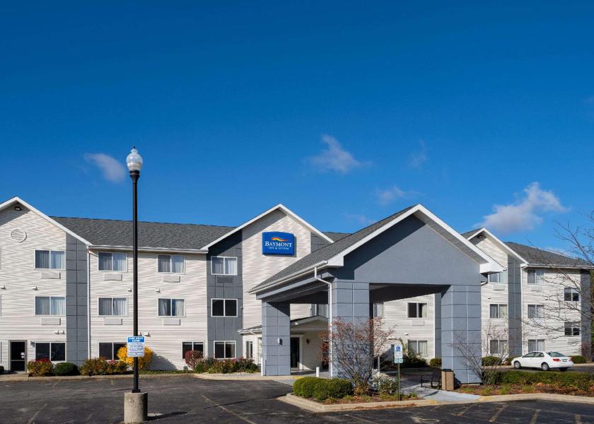 Illinois Gurnee exterior view