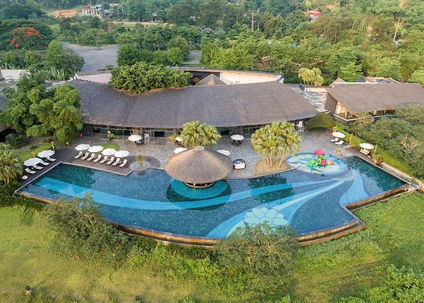 Hoa Binh Kim Boi Pool