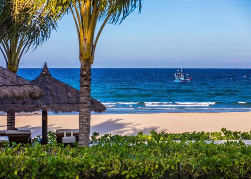 Khanh Hoa Cam Lam Beach