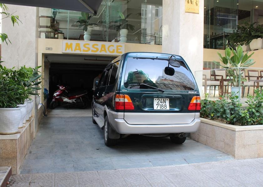 Thua Thien-Hue Da Nang RV or Truck Parking