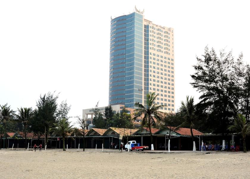 Nghe An Vinh Exterior Detail