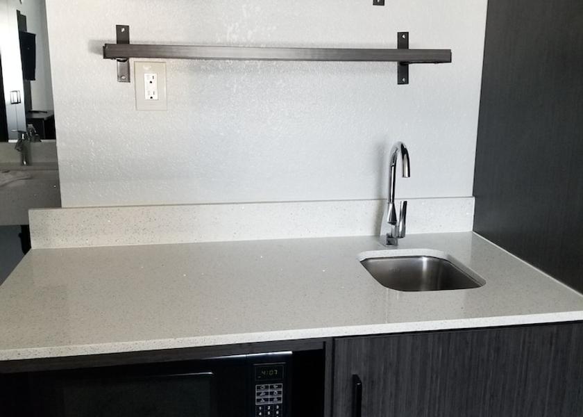 California Sacramento Kitchenette