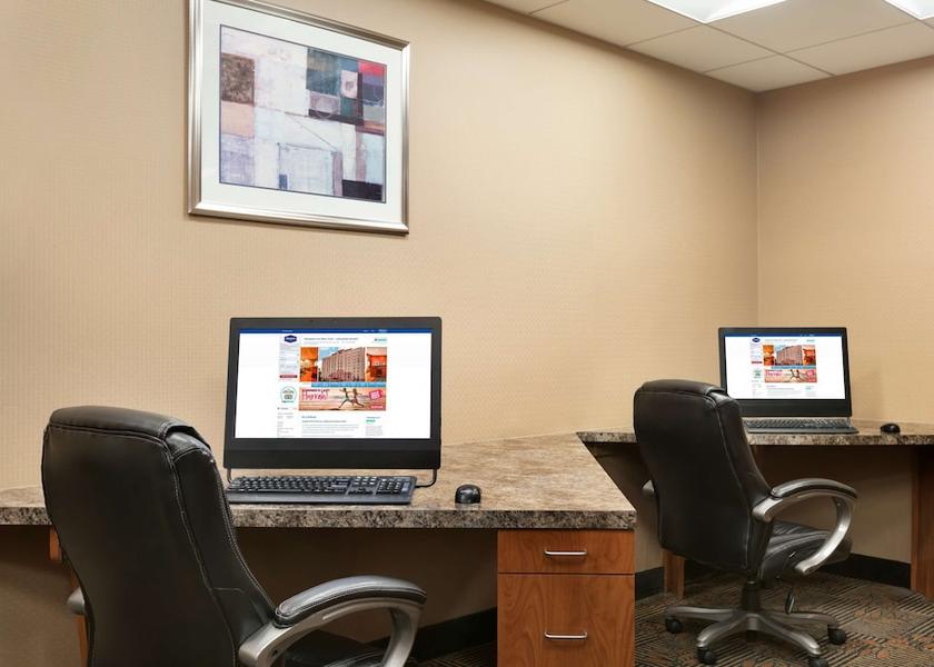 New York East Elmhurst Business center