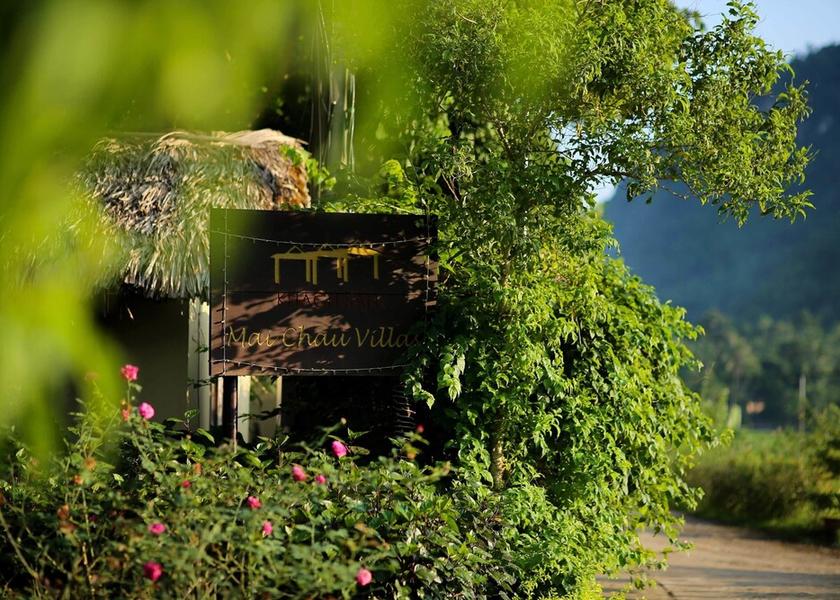Hoa Binh Mai Chau Entrance