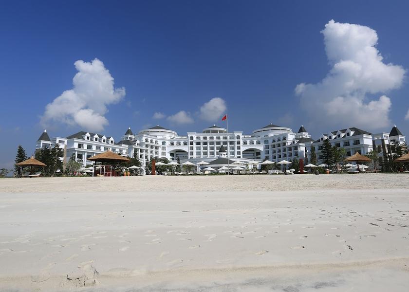 Quang Ninh Halong Beach