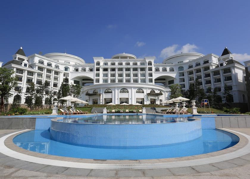 Quang Ninh Halong Fountain