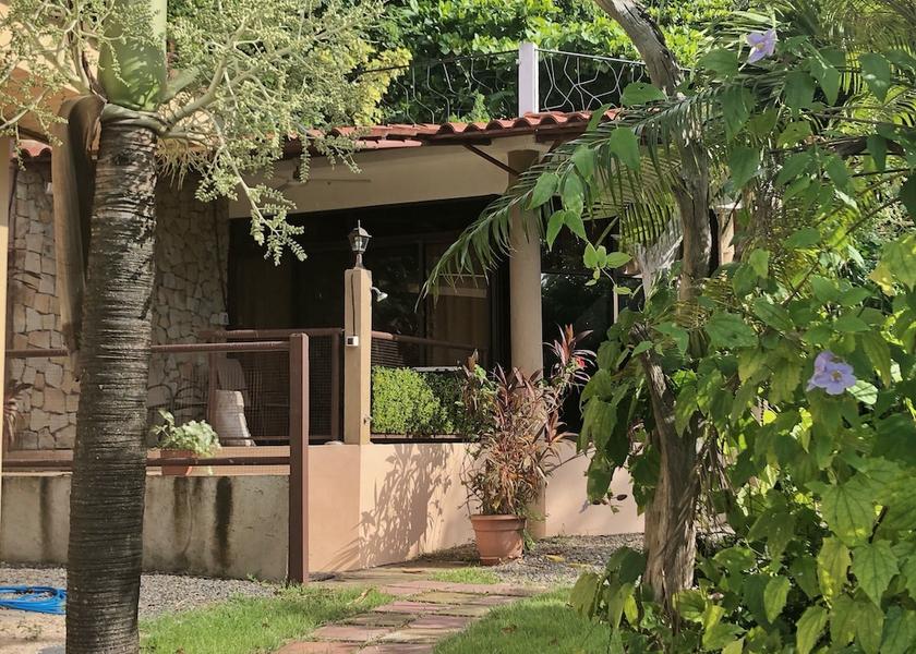 Guanacaste La Cruz Exterior Detail