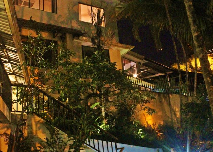 Alajuela Escazu Interior Entrance