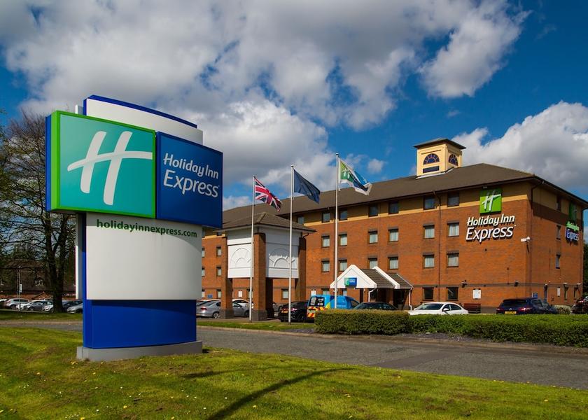 England Oldbury Exterior Detail