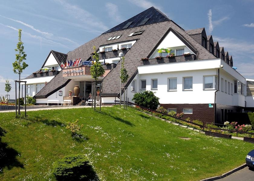 Karlovy Vary (region) Frantiskovy Lazne Entrance