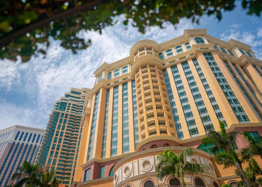  Cotai Hotel Exterior