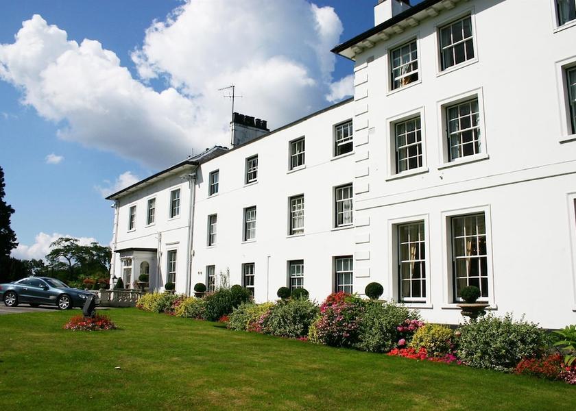 England Barnet Exterior Detail