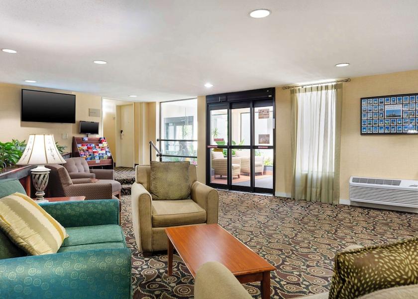 Massachusetts Rockland Lobby