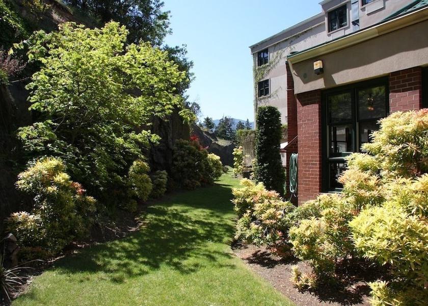 British Columbia Nanaimo Property Grounds