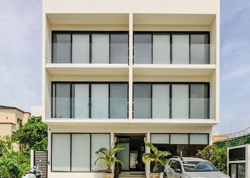 Quintana Roo Puerto Morelos Facade