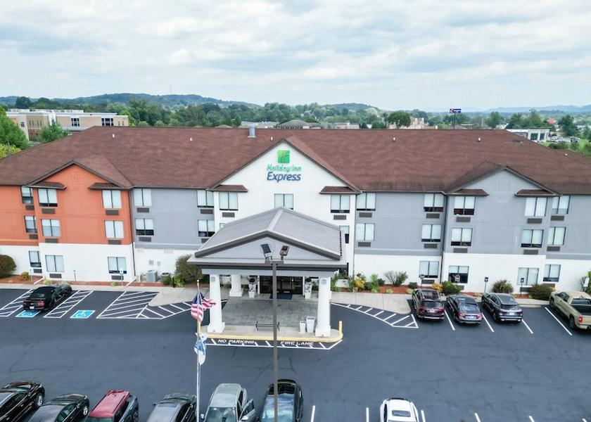 Tennessee Powell Exterior Detail