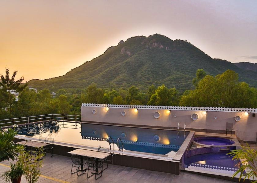 Rajasthan Udaipur Pool