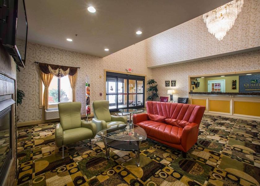 Illinois Litchfield Lobby