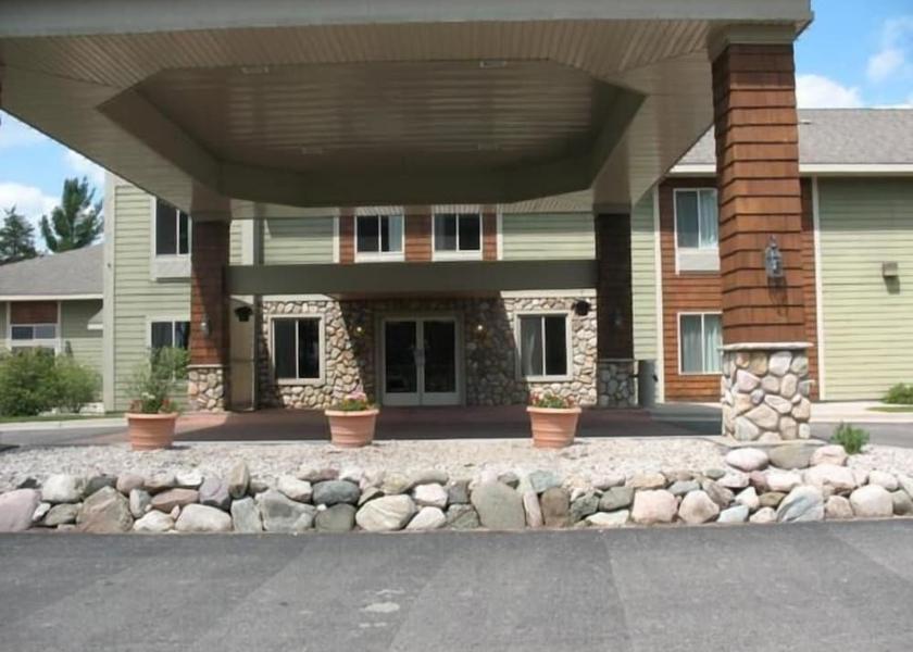 Michigan Pellston Exterior Detail