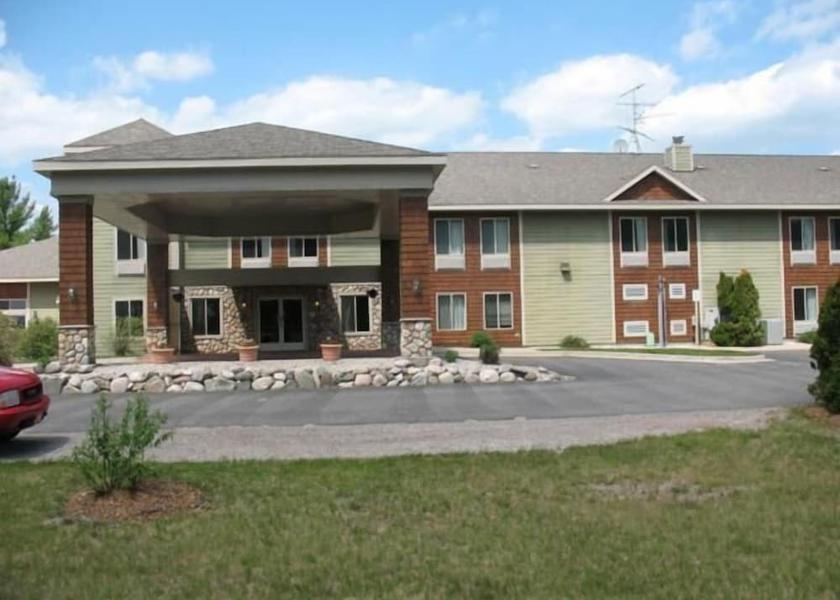 Michigan Pellston Exterior Detail