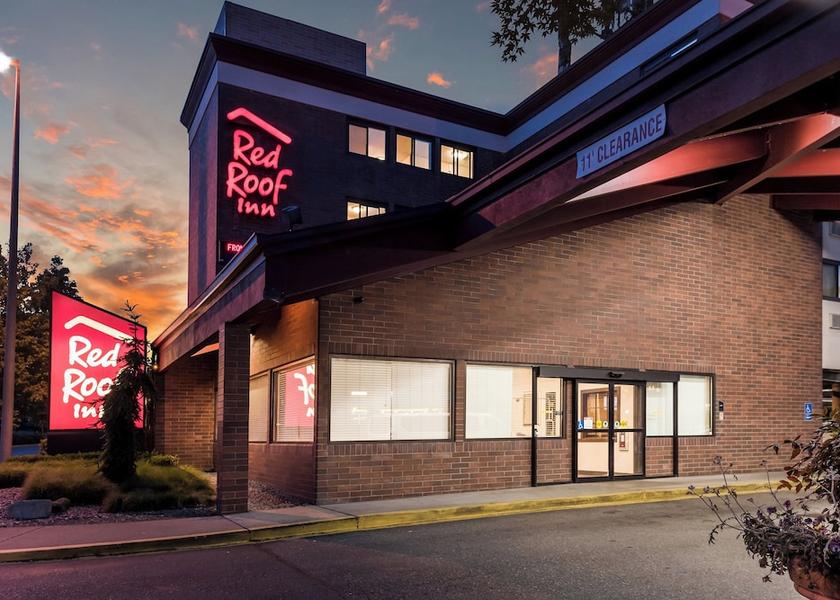 Washington SeaTac Exterior Detail