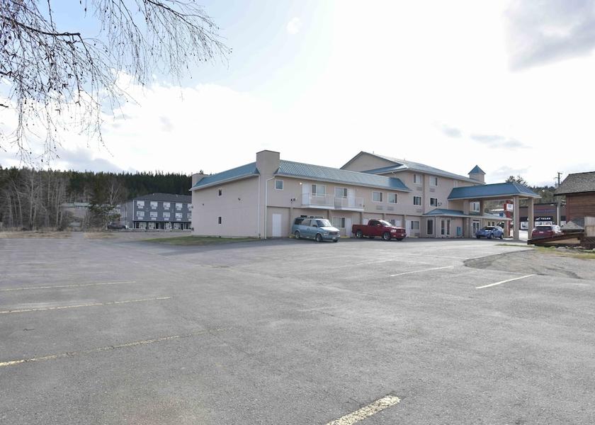 British Columbia 100 Mile House Parking