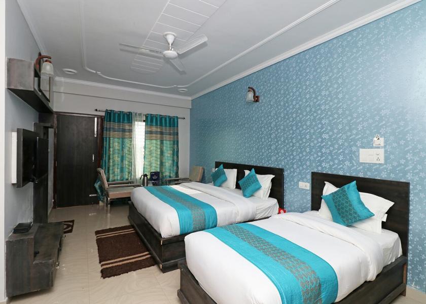 Uttarakhand Dhanaulti Premium Royal Room with balcony