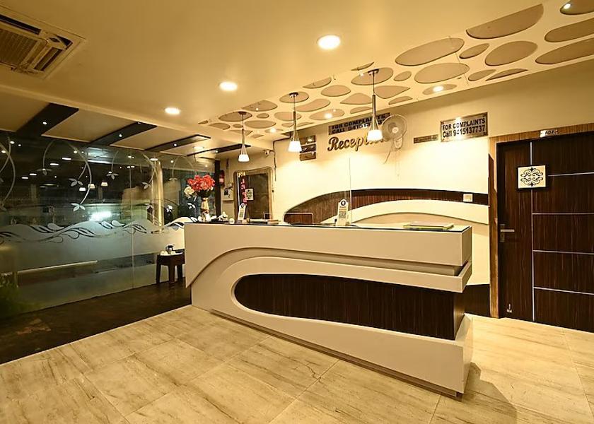 Uttar Pradesh Lucknow Public Areas