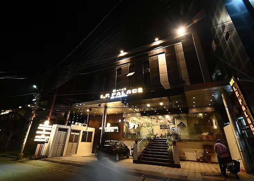 Uttar Pradesh Lucknow Hotel Exterior