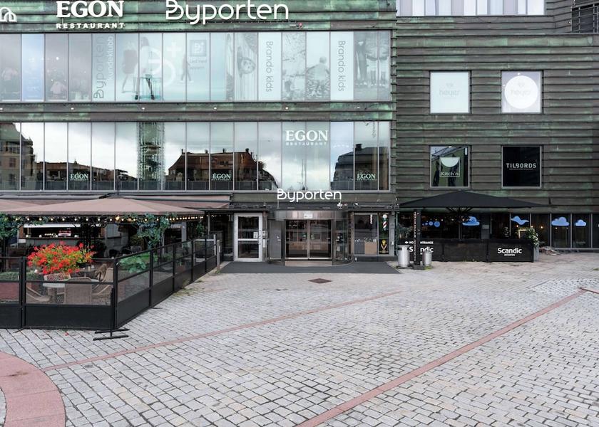  Oslo Exterior Detail