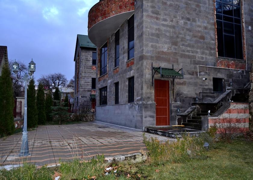  Tsaghkadzor Property Grounds