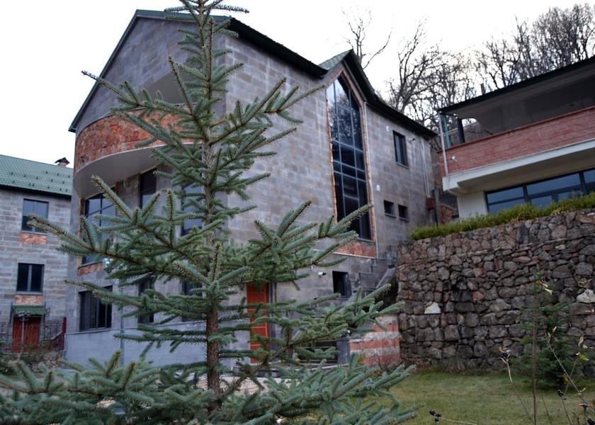  Tsaghkadzor Exterior Detail