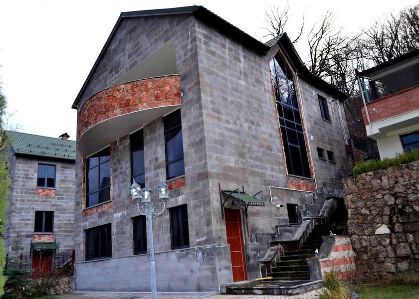  Tsaghkadzor Exterior Detail