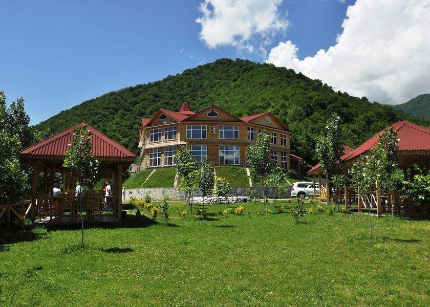  Sheki Facade