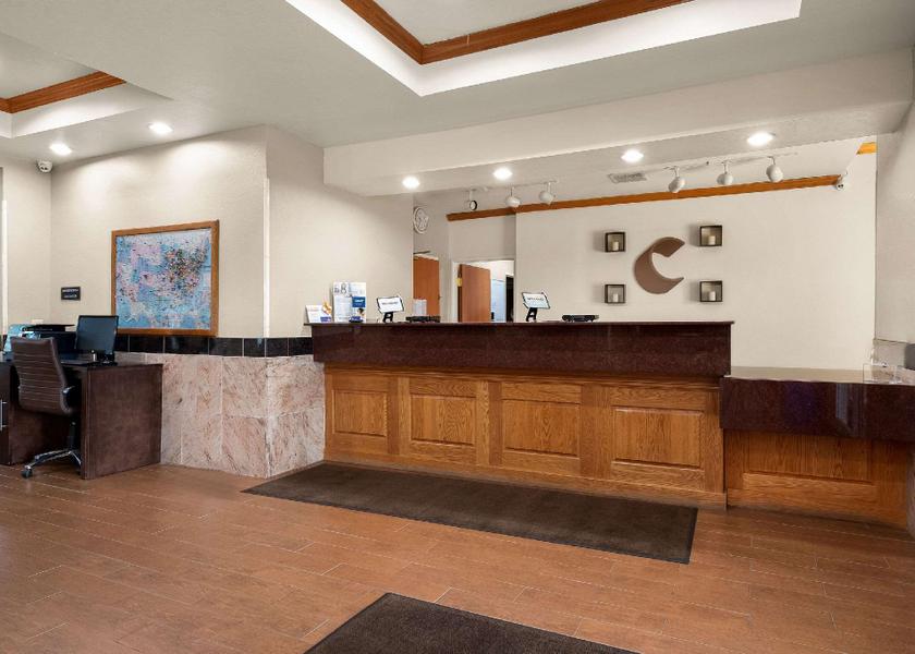 Michigan Fenton lobby