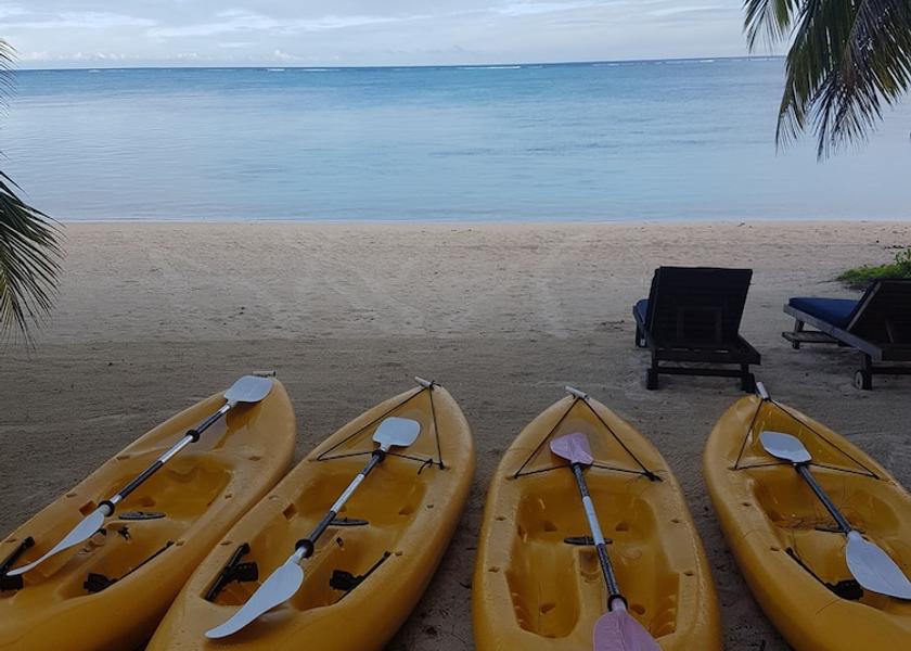  Aitutaki Kayaking
