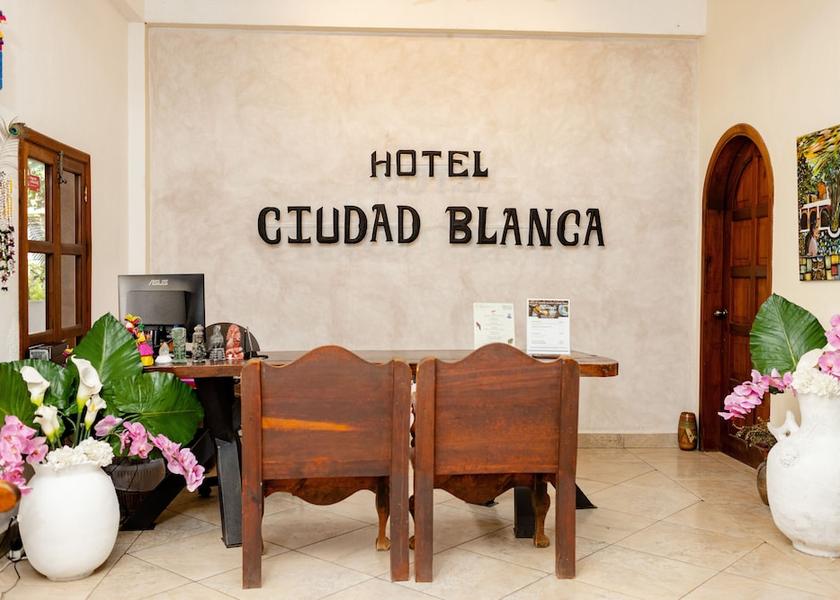 Copan (department) Copan Ruinas Interior Entrance