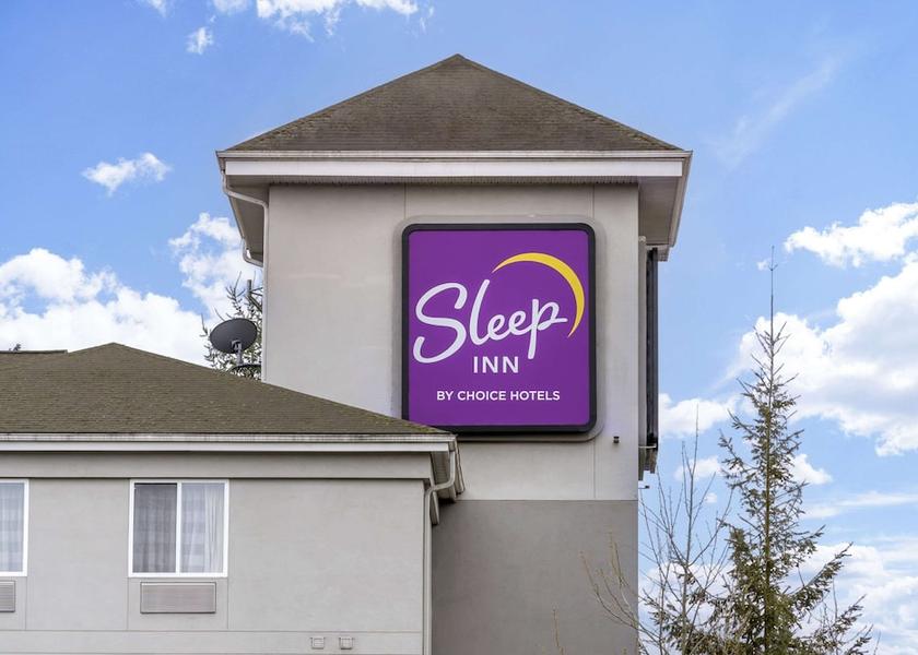 Washington SeaTac Exterior Detail