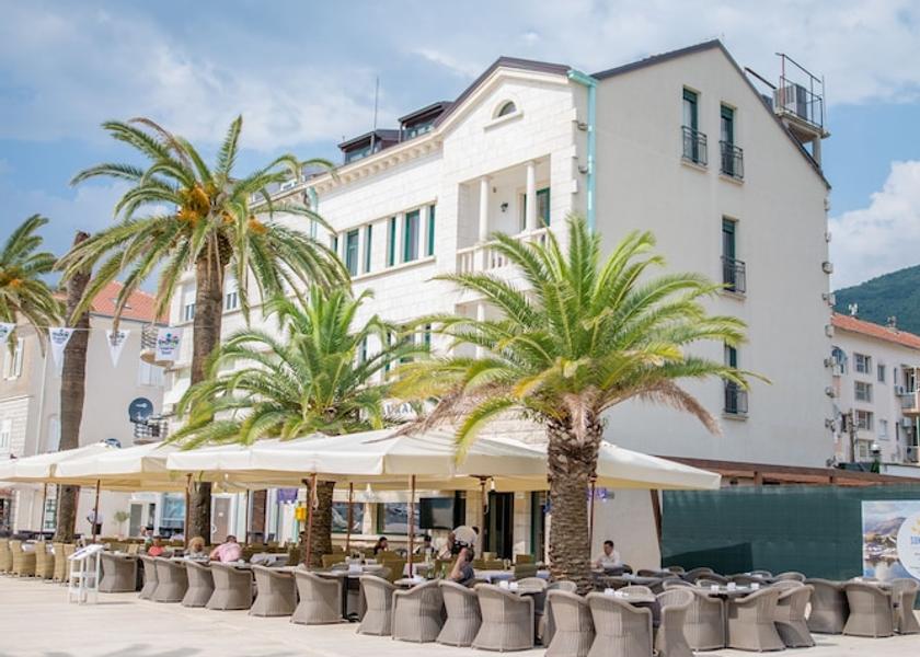  Tivat Exterior Detail
