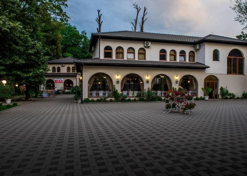 Kosovo Peć Front of property - evening/night