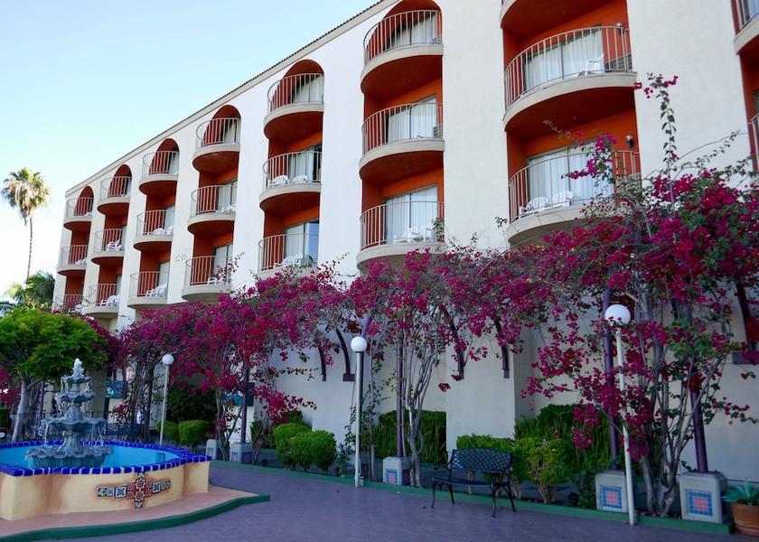 California Long Beach Exterior Detail