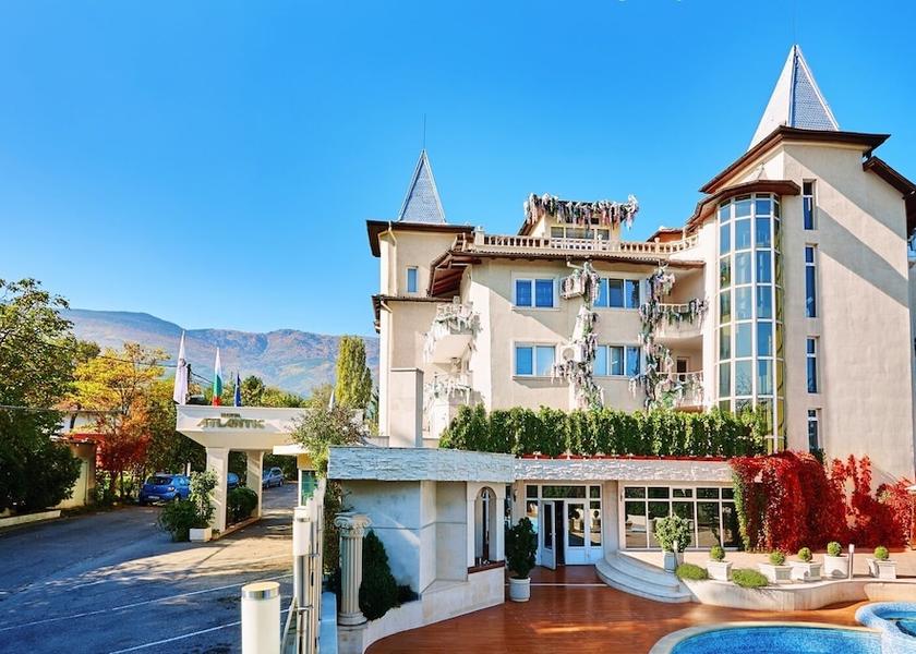  Sofia Exterior Detail