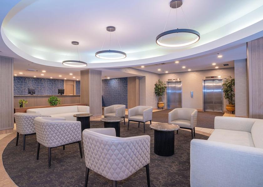 Quebec Longueuil Lobby