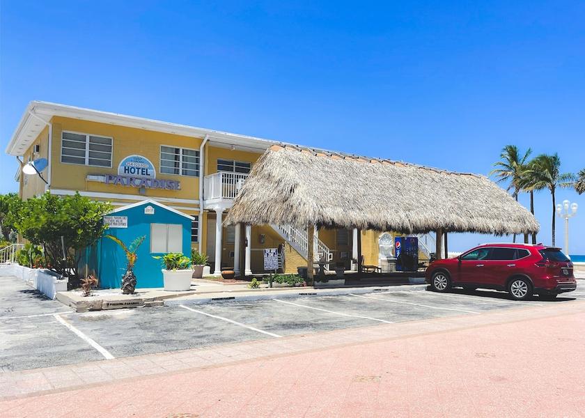 Florida Hollywood Front of property