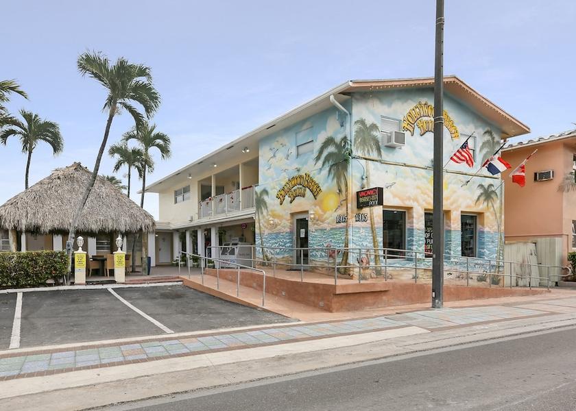 Florida Hollywood Front of property