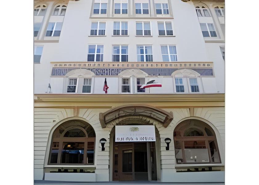 California Berkeley Hotel Exterior