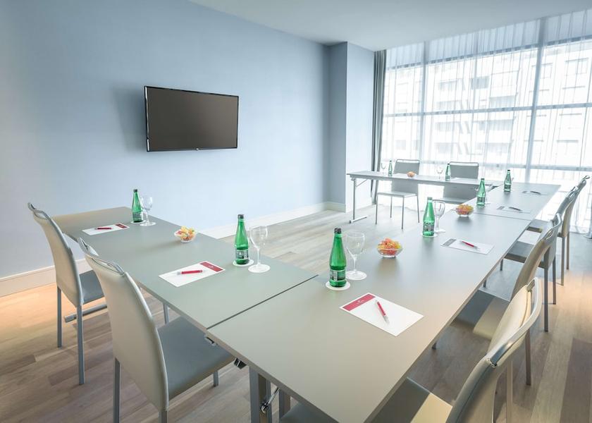 Santiago Santiago Meeting Room
