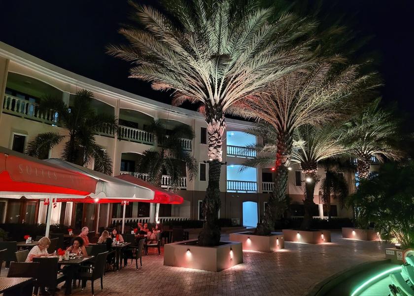  Willemstad Outdoor Dining