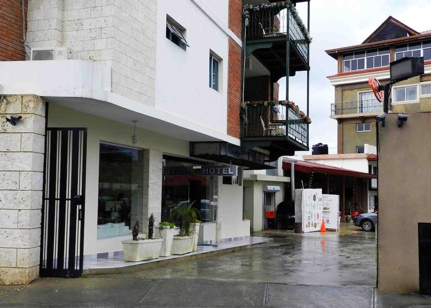 La Vega Constanza Facade