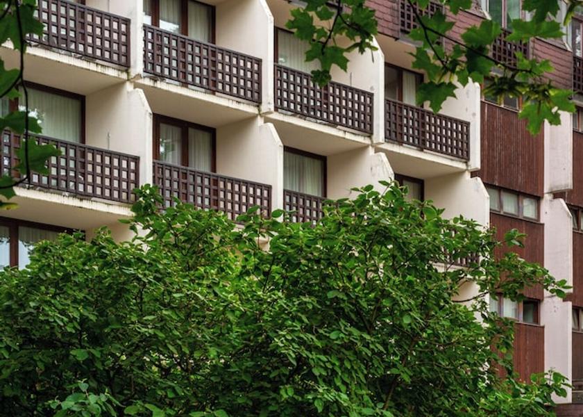  Sarvar Exterior Detail